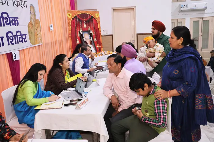 Doctors at work at the Asha Ki Kiran camp