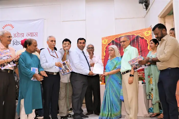 Guests & dignitaries at the Asha Ki Kiran camp